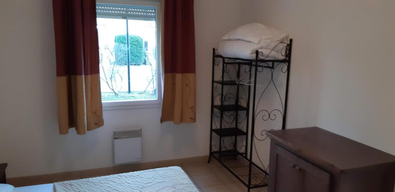 Charmant Logement Avec Piscine Bergerac Exterior photo